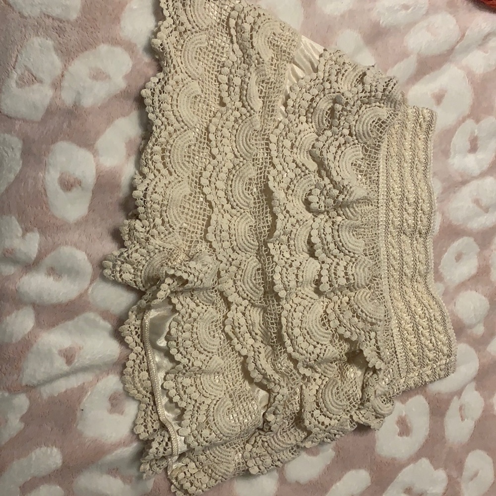 Xs frilly shorts
